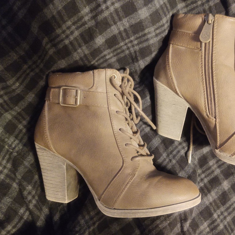 Heel booties